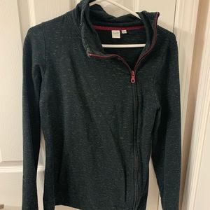 Size zip sweater